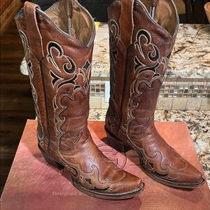 Circle G Rustic Brown Cowboy Boots